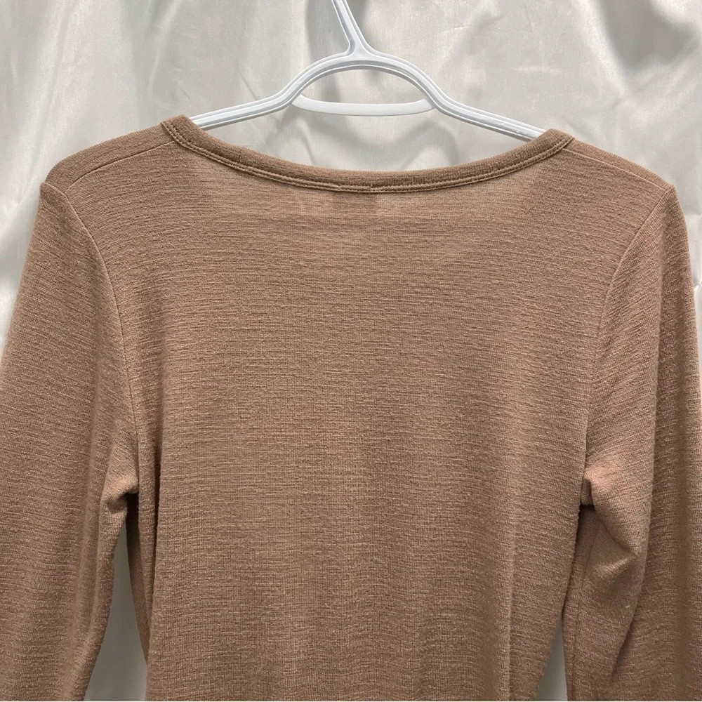 Wilfred Free twist knot long sleeved size medium - Picture 8 of 8